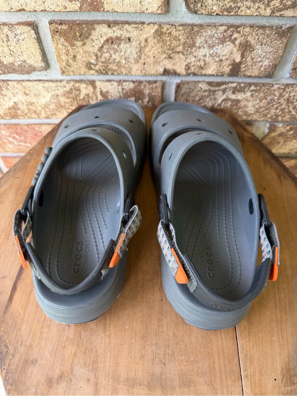 Croc’s Classic All-Terrain Sandal Women’s Size Men’s 8 Women’s 10 Very Good
